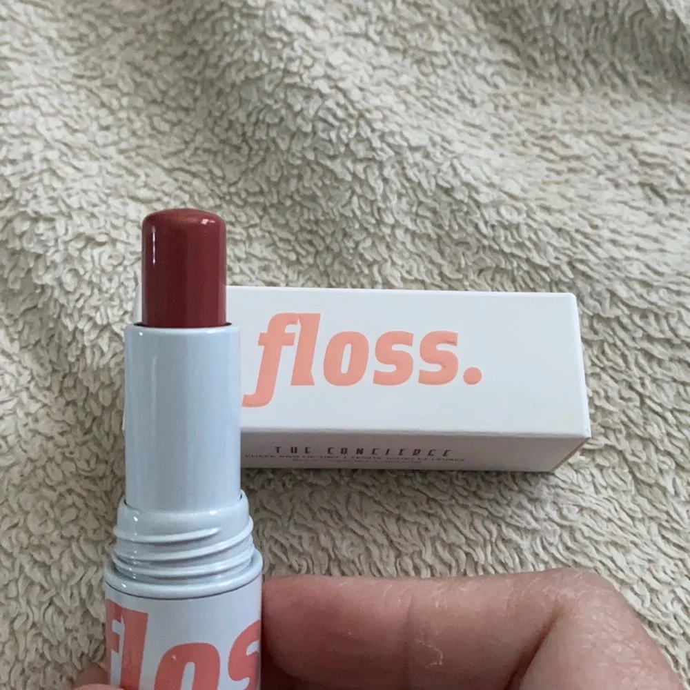 ⭐️3 for $22 - Floss - The Concierge Cheek & Lip Tint, New in Box